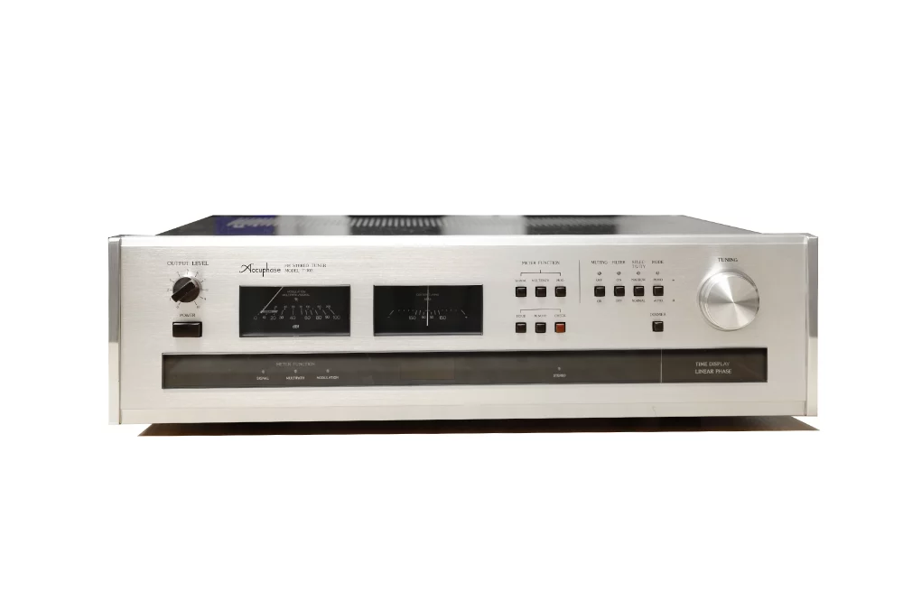 Accuphase Model T-103 FM Stereo Tuner