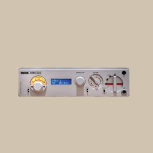 Nagra Tube Dac i all sin prakt - elegant silver, glödande gul mätare, rattar och omkopplare som ber om att få ställa in ren ljudlycka.