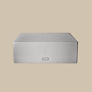 En elegant silverfärgad Extreme Server-ljudenhet med ventilationshål på ovansidan och "Taiko Audio" på framsidan, redo att leverera ren ljudglädje.
